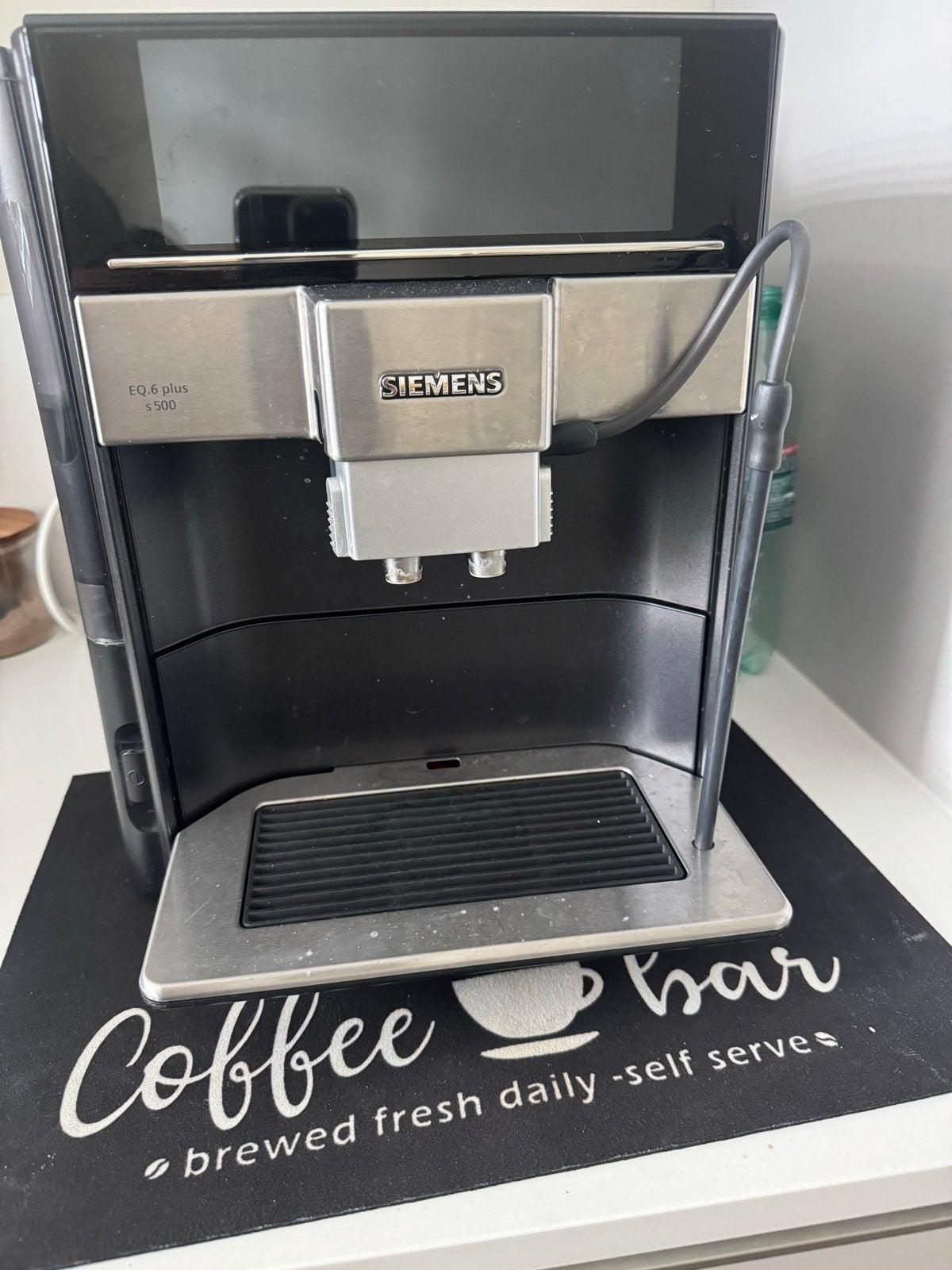 Siemens EQ.6 plus s500 volautomatische espressomachine, Afneembaar waterreservoir, Espresso apparaat, 10 kopjes of meer, Zo goed als nieuw