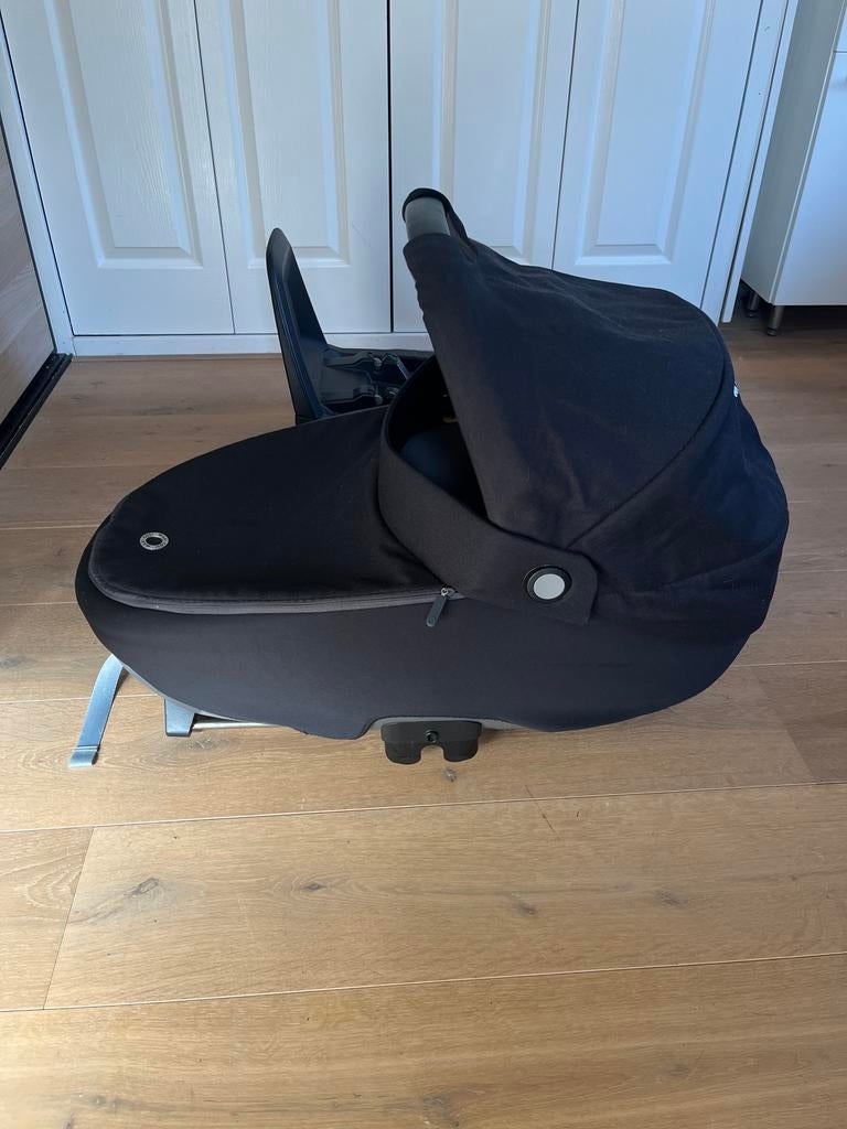 Maxi-Cosi Jade autostoel, reiswieg en onderstel (3-in-1), Kinderen en Baby's, Autostoeltjes, Ophalen, Gebruikt, Zijbescherming