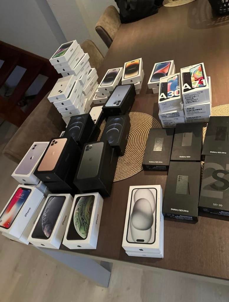 Partij lege iphone dozen bied per stuk!!!! +- 70 stuks, Ophalen