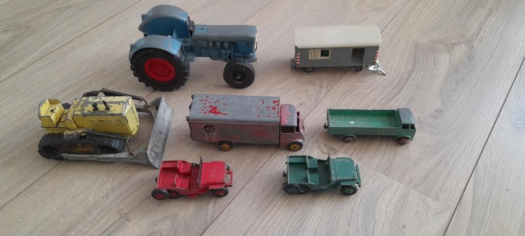 Dinky Toys 5 stuks en 2 andere voor onderdelen., Ophalen of Verzenden, Zo goed als nieuw, Auto, Overige merken