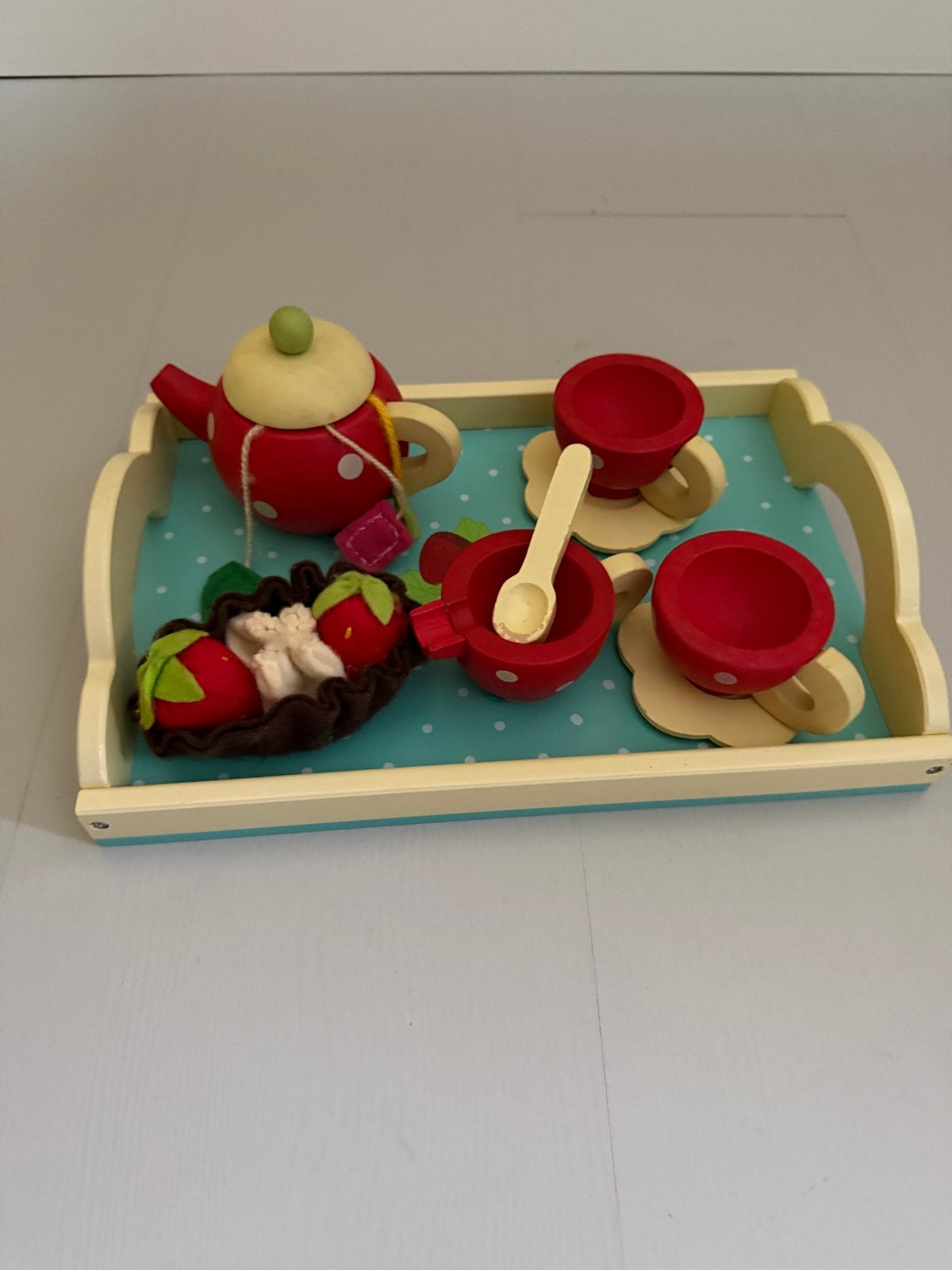 Le Toy Van Houten Theeservies met Dienblad en Taartje, Ophalen, Zo goed als nieuw, Jongen of Meisje