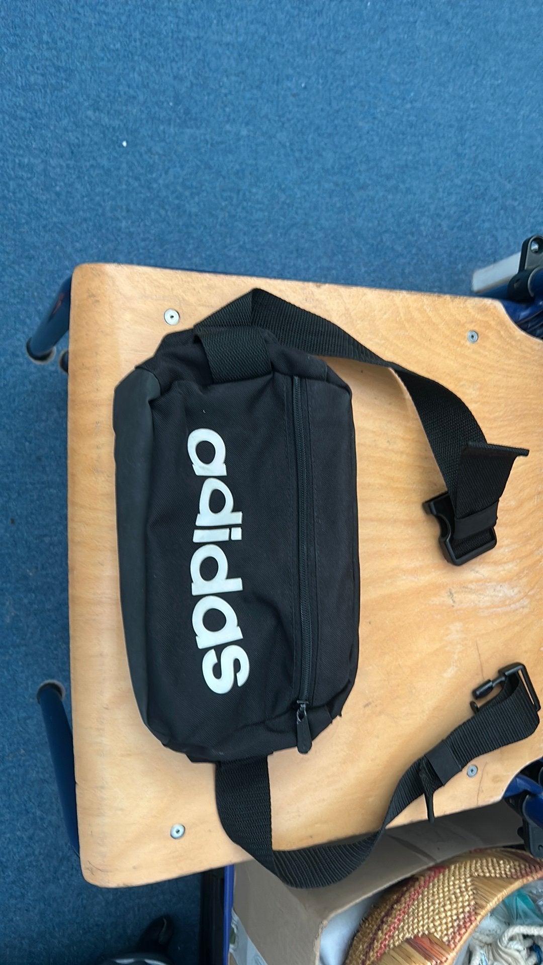 Buideltasje Adidas, Ophalen of Verzenden, Zo goed als nieuw