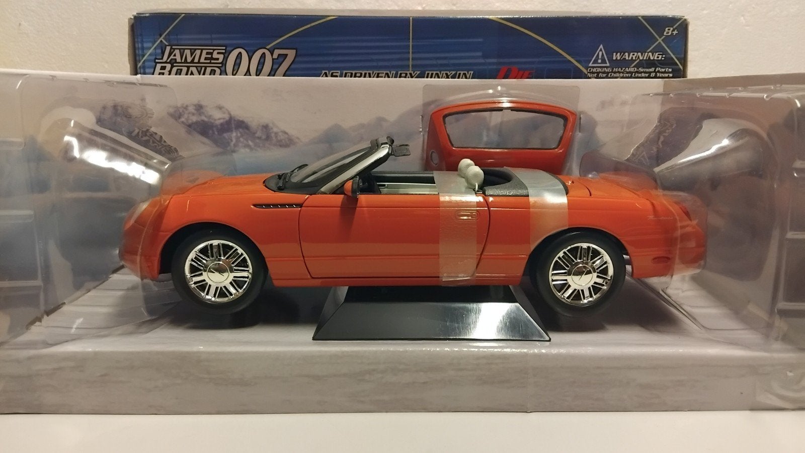 Ford Thunderbird orange James Bond 007 Beanstalk 1:18 KRD, Hobby en Vrije tijd, Modelauto's | 1:18, Ophalen of Verzenden, Zo goed als nieuw