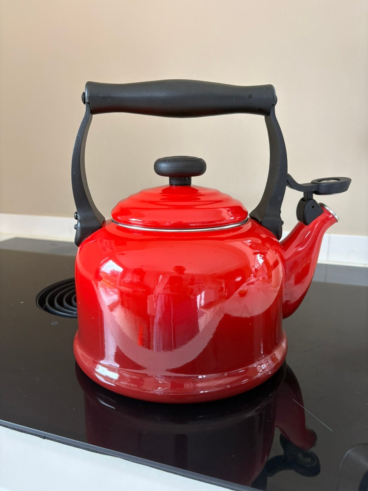 Le Creuset fluitketel 2.1l rood, 2 liter of meer, Ophalen, Gebruikt