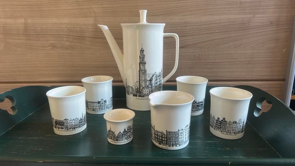 Grachten servies delen: koffietpot/mokjes/melkkannetje set, Ophalen of Verzenden, Zo goed als nieuw, Porselein, Overige typen