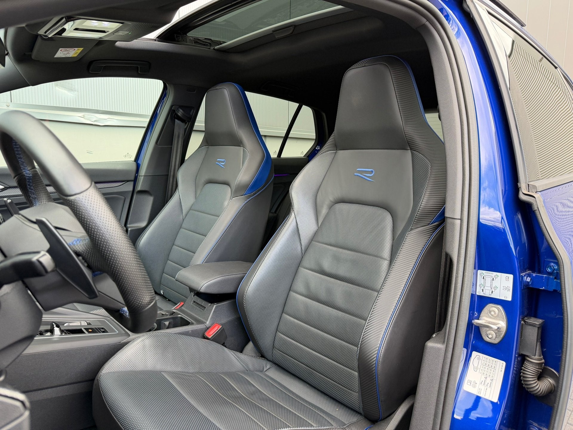 Volkswagen GOLF 2.0 TSI R 4Motion/AKRA/HUD/H&K/Downpipe/440P, Auto's, Gebruikt, 4 cilinders, 1451 kg, Leder