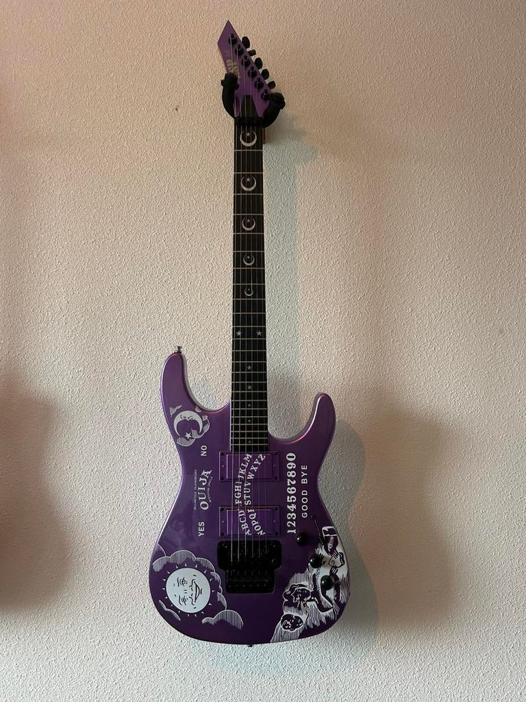 Kirk Hammett replica ouija elektrische gitaar van ebay!, Ophalen, Zo goed als nieuw, Solid body, Overige merken