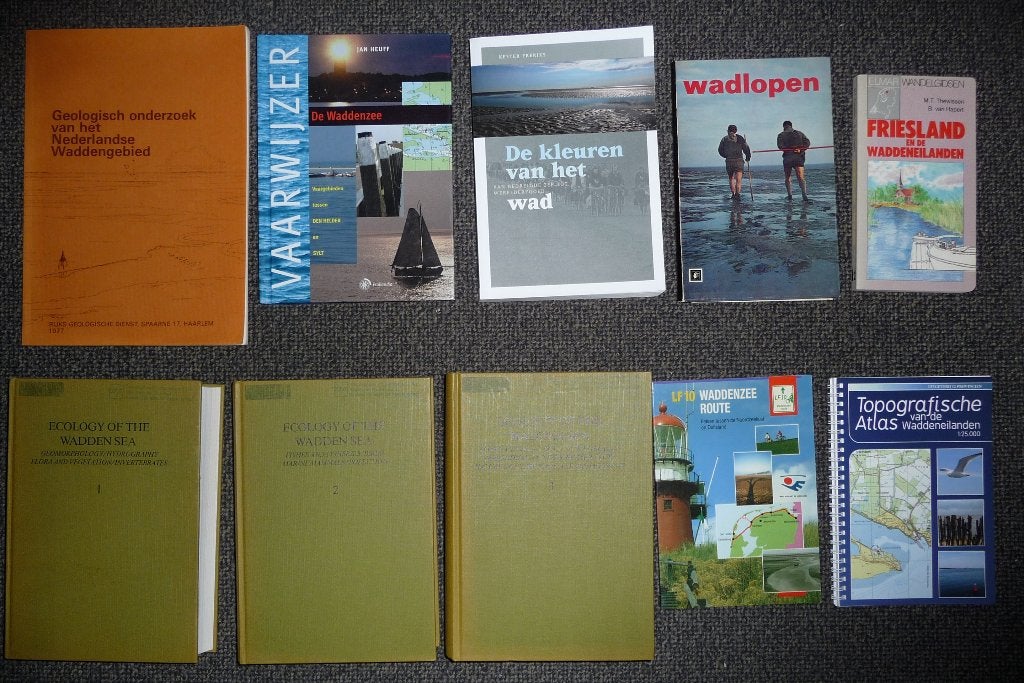 Lot over de Wadden – WADDENZEE - het Wad & 2 x KAART CARDBOX, Ophalen of Verzenden, Zo goed als nieuw, School, Studie en Wetenschap