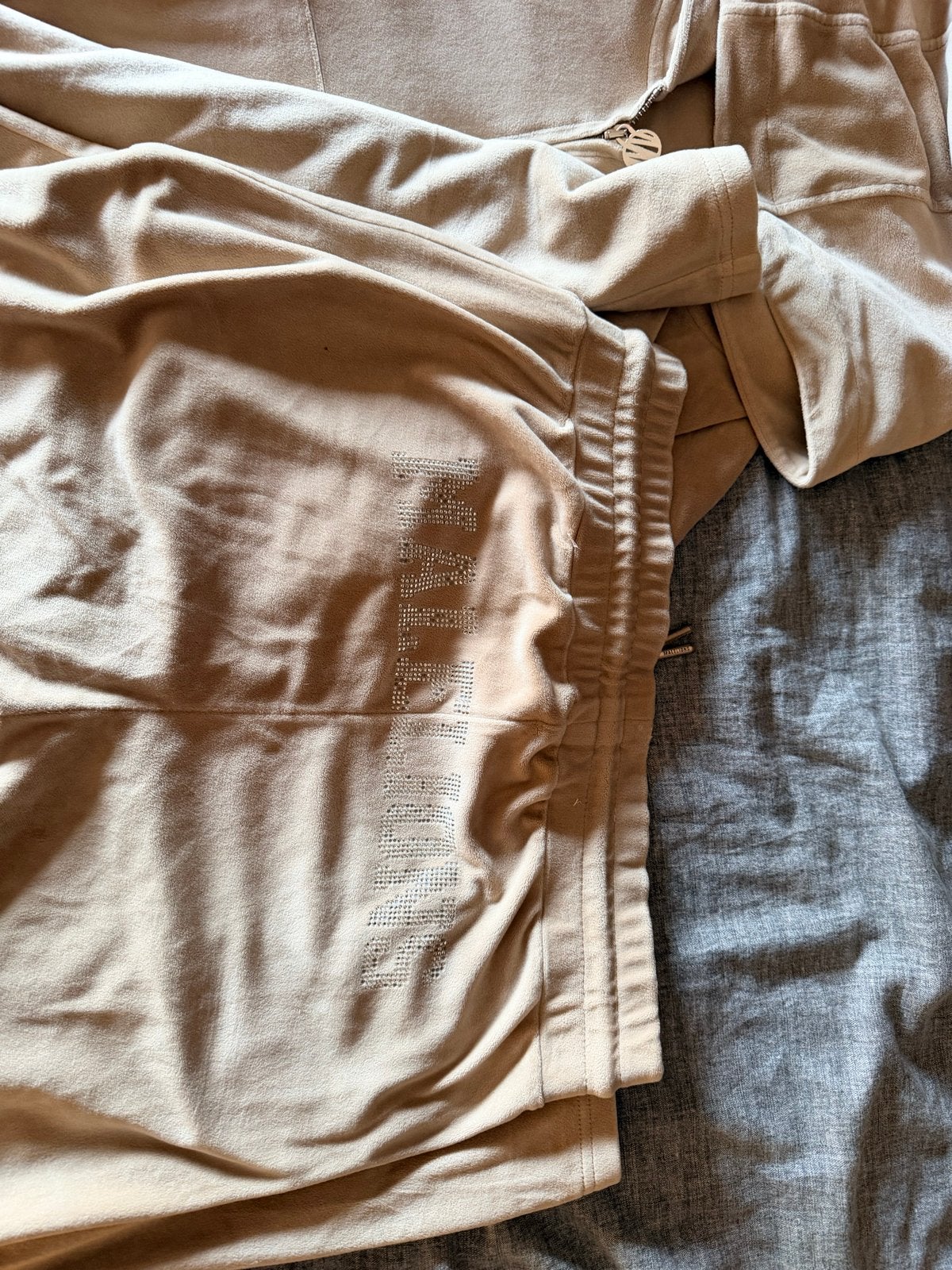 Malelions pak, Kleding | Dames, Ophalen of Verzenden, Zo goed als nieuw, Maat 42/44 (L), Beige