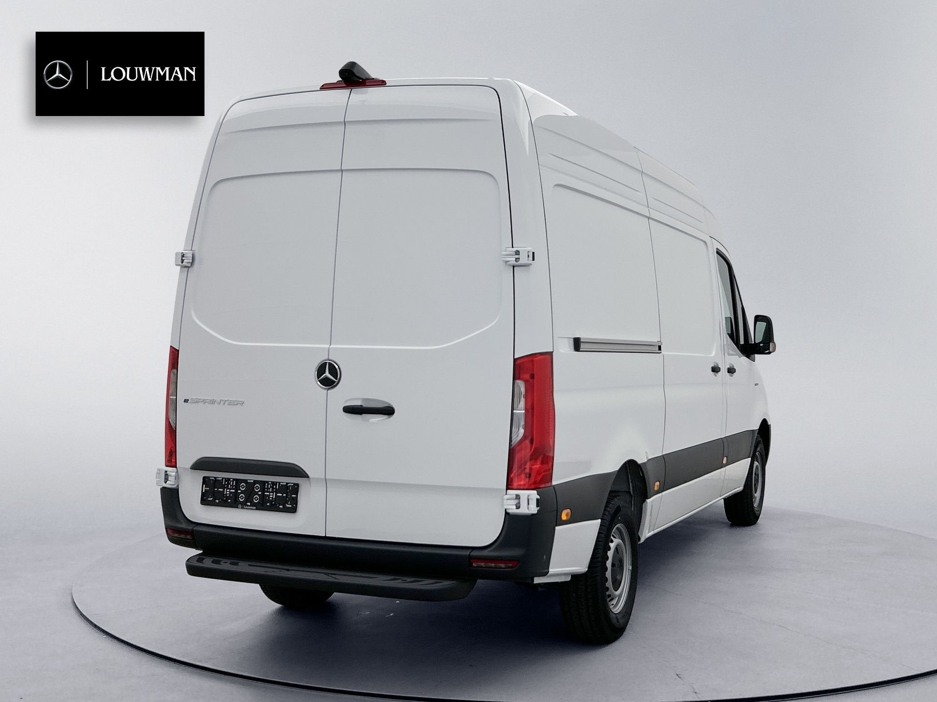 Mercedes-Benz eSprinter 0,99% RENTE - 320 L2H2 RWD 81KWH PRO, Auto's, Automaat, Stoelverwarming, Wit, Mercedes-Benz
