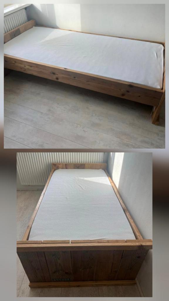 Nieuw eenpersoonsbed van steigerhout - opbrengst Roparun, Huis en Inrichting, Slaapkamer | Bedden, Ophalen, 90 cm, Eenpersoons