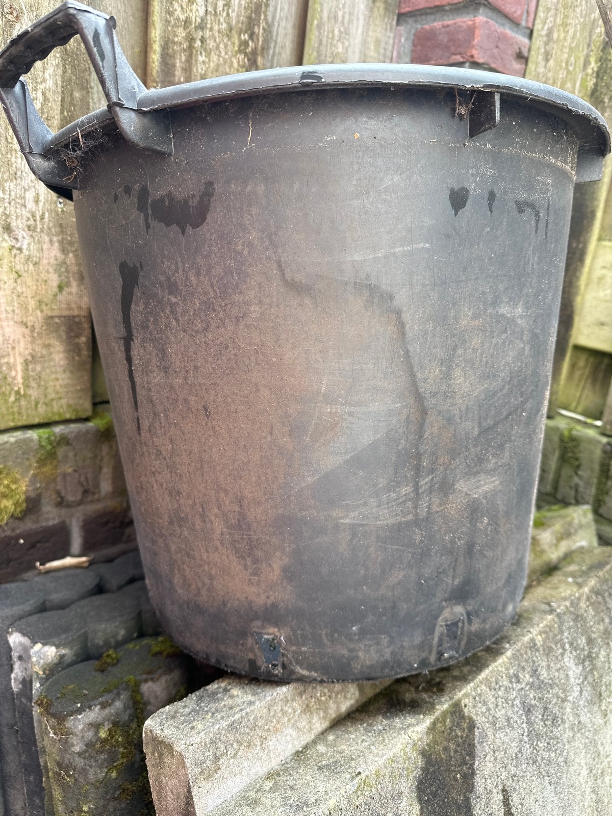 Grote zwarte plantenbak met handvatten - Ø 44 cm, H 37 cm, Ophalen, Kunststof, Gebruikt, Rond