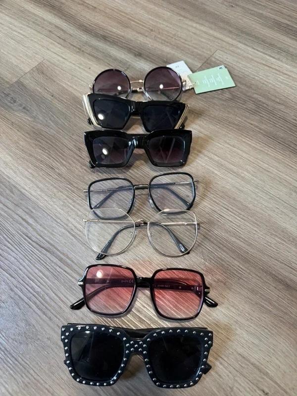 Diverse zonnebrillen en brillen - Nieuw en trendy, Overige merken, Zonnebril, Zwart, Nieuw