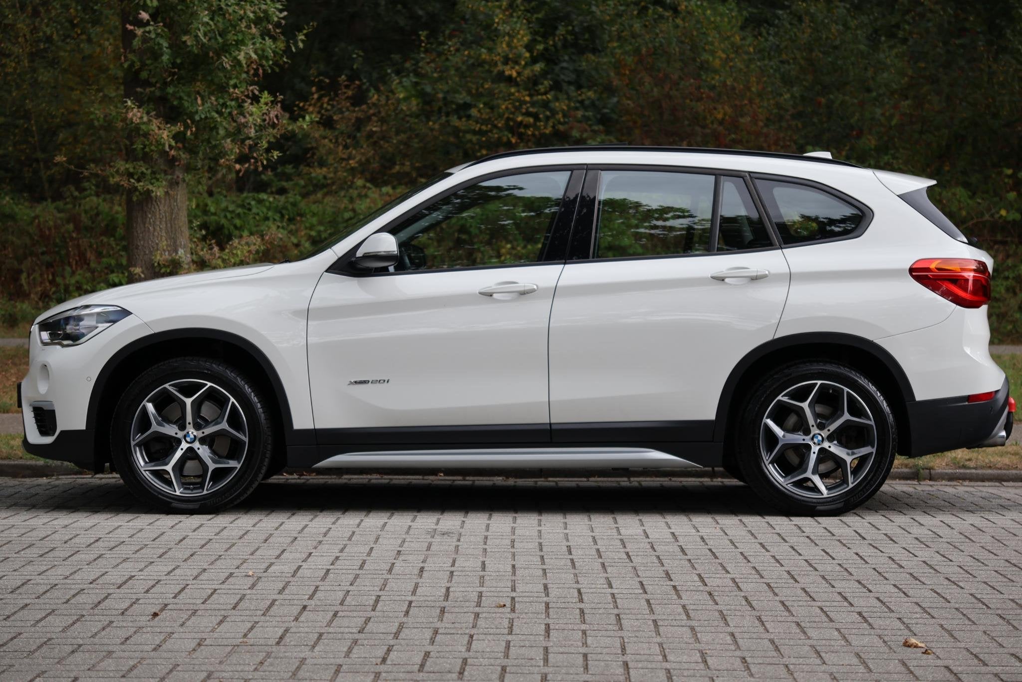 BMW X1 xDrive20i X Line | Aut | Pano | LED | Clima | Navi |, 1998 cc, Stof, Euro 6, 2000 kg