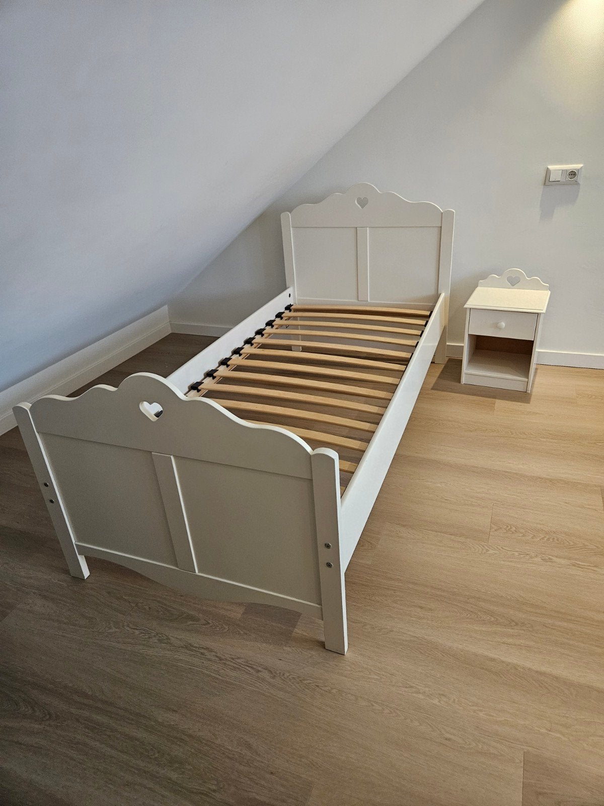 Eenpersoonsbed Leen Bakker, 200x90 cm, zo goed als nieuw, Ophalen, 90 cm, Eenpersoons, Wit
