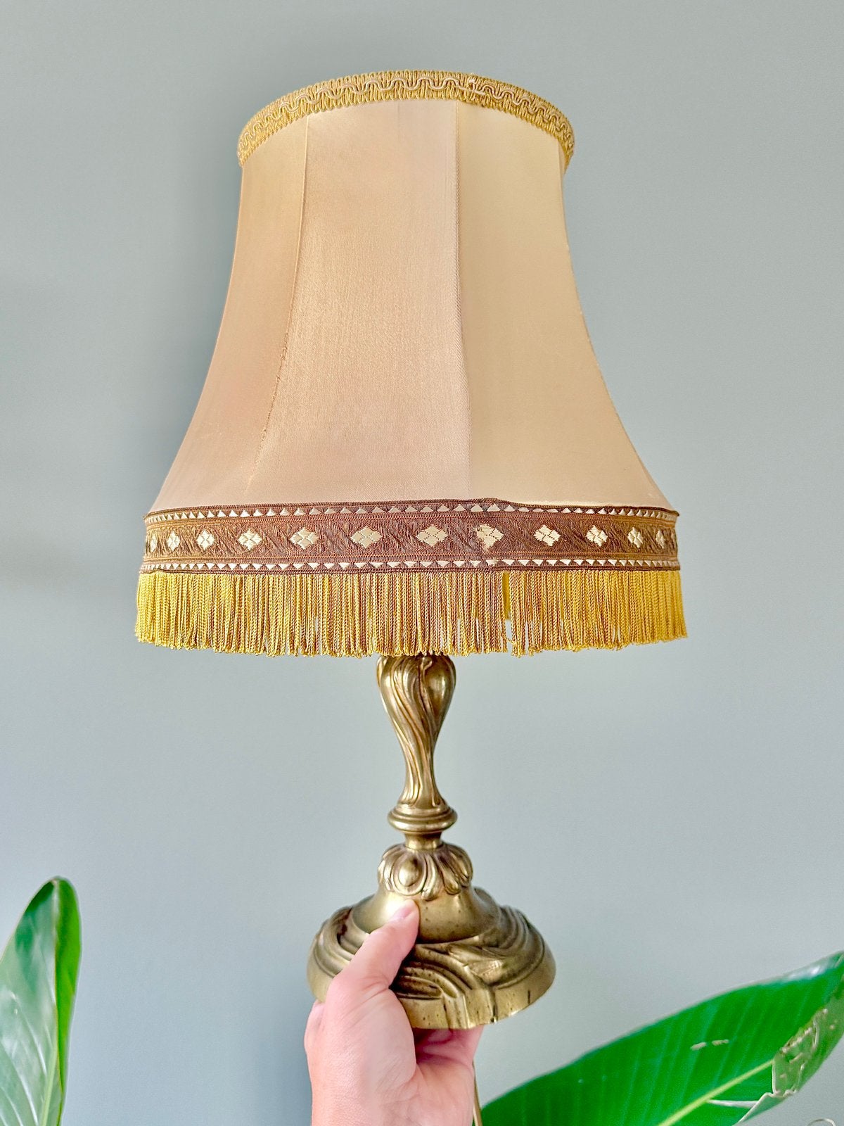 Vintage Hollywood Regency messing tafellamp lamp franje kap, Ophalen of Verzenden, Gebruikt, Vintage