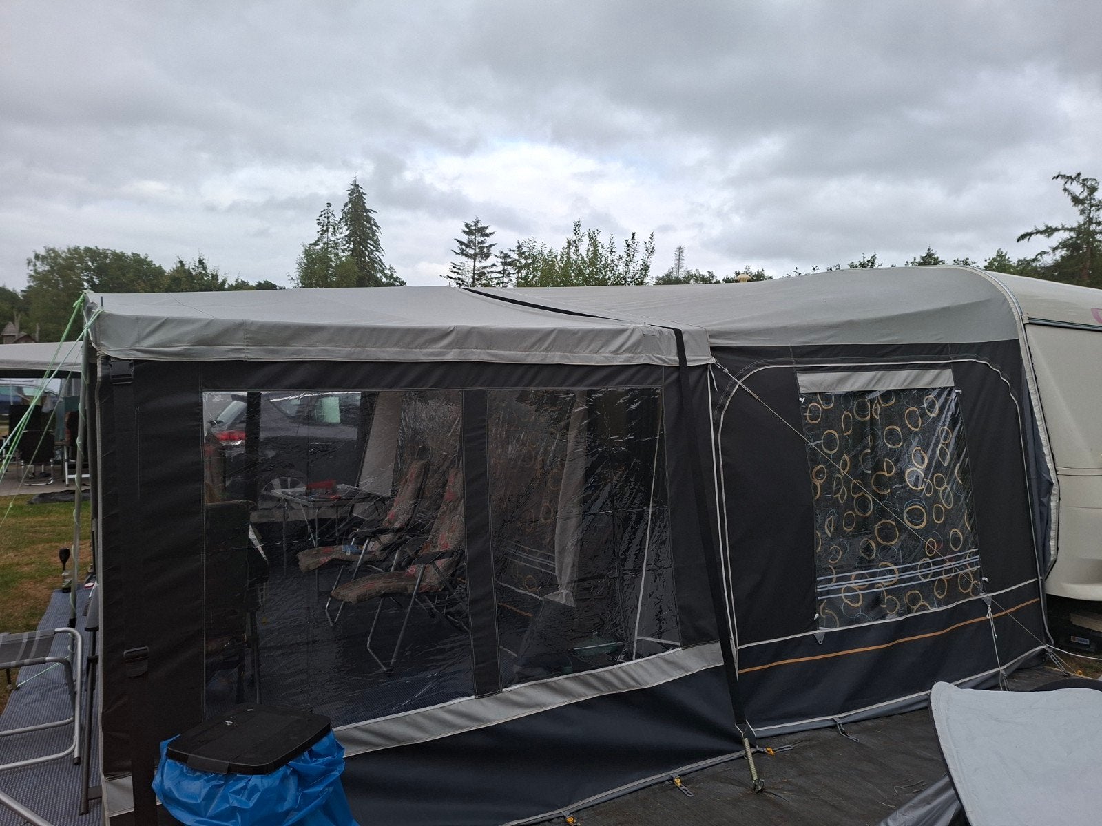 Voortent en luifel maat 10 met peesverbinding en accessoires, Ophalen, Gebruikt