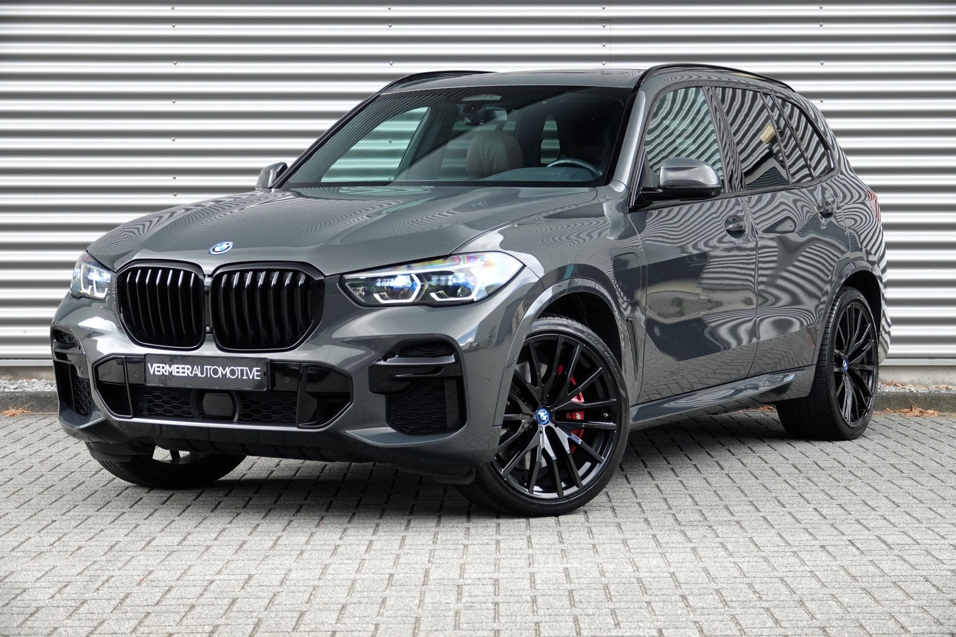 BMW X5 xDrive45e High Executive | M-Sport | Panodak | Achter, Auto's, Dealer onderhouden, 398 pk, Met garantie (alle), 138 €/maand