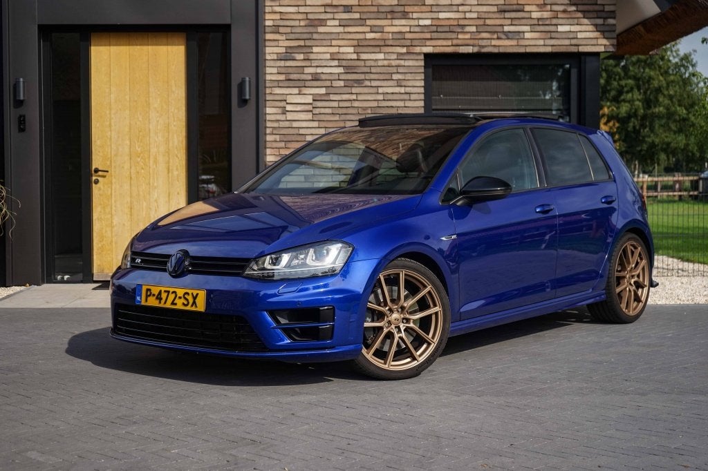 Volkswagen Golf 7R R20 4Motion 300PK Panorama handgeschakeld, Dealer onderhouden, Gebruikt, Euro 6, 4 cilinders