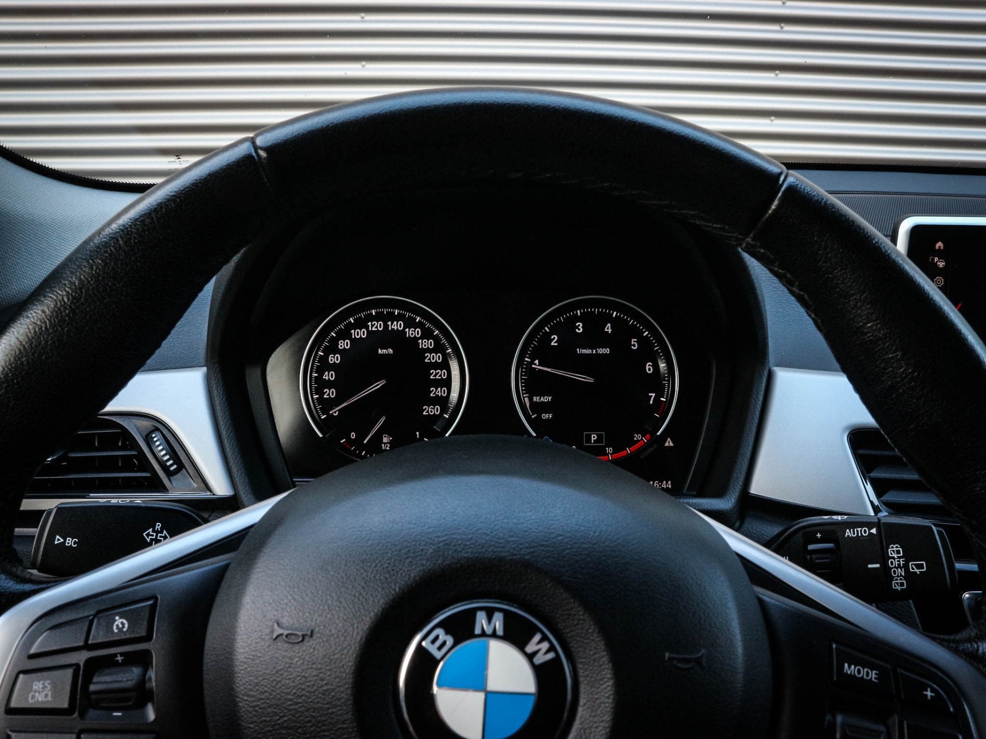 BMW X2 sDrive18i High Executive Clima | Cruise | Navi | Led, Gebruikt, Euro 6, Wit, Grijs