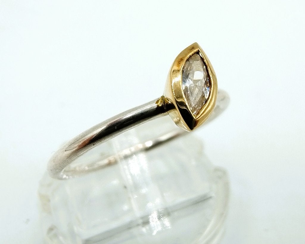 Zilveren ring met gouden zetting, 18.5 mm, 18 tot 19, Info@zilverwebsite.nl, Verzenden, Zo goed als nieuw