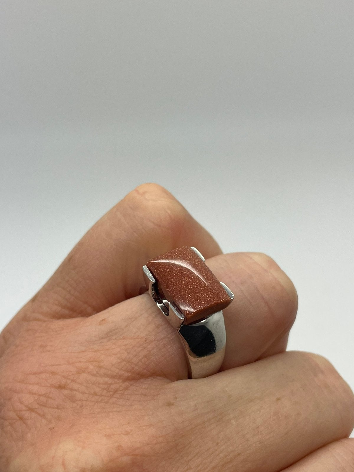 F897 Prachtige zilveren ring goudsteen maat 17, Ophalen of Verzenden, X, Met edelsteen, Dame