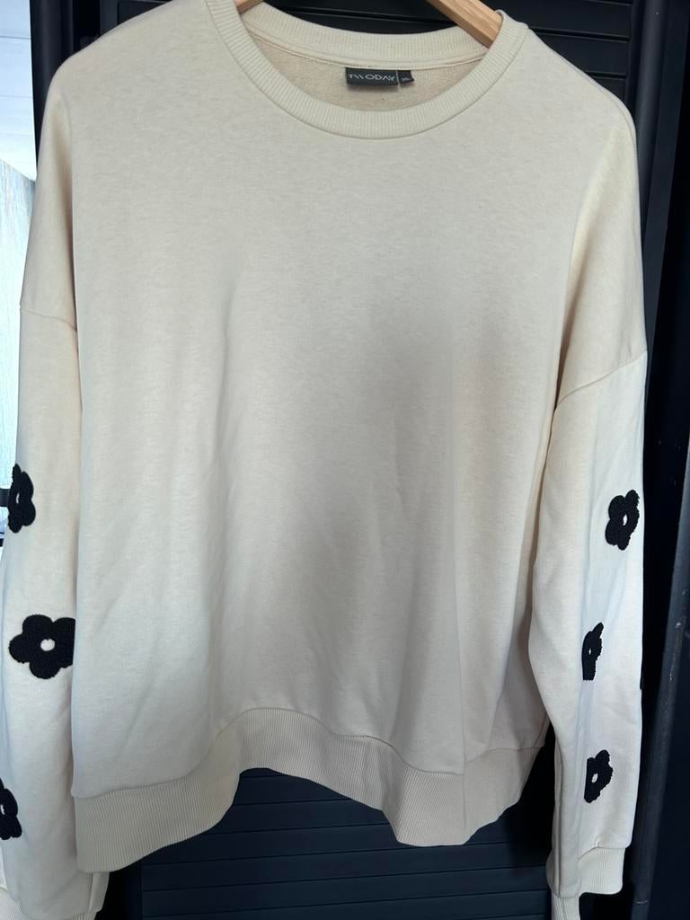 2 nieuwe truien, Ophalen, Nieuw, Overige maten, Beige