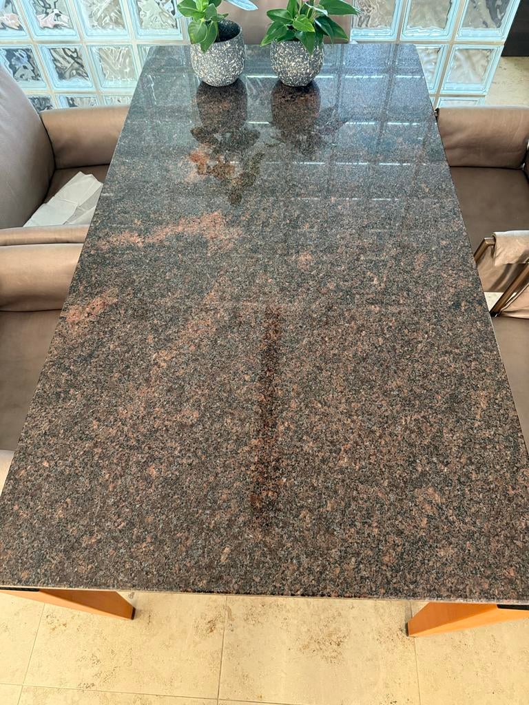 Elegante eettafel met granieten blad en houten poten, Huis en Inrichting, Tafels | Eettafels, Ophalen, 50 tot 100 cm, Zo goed als nieuw