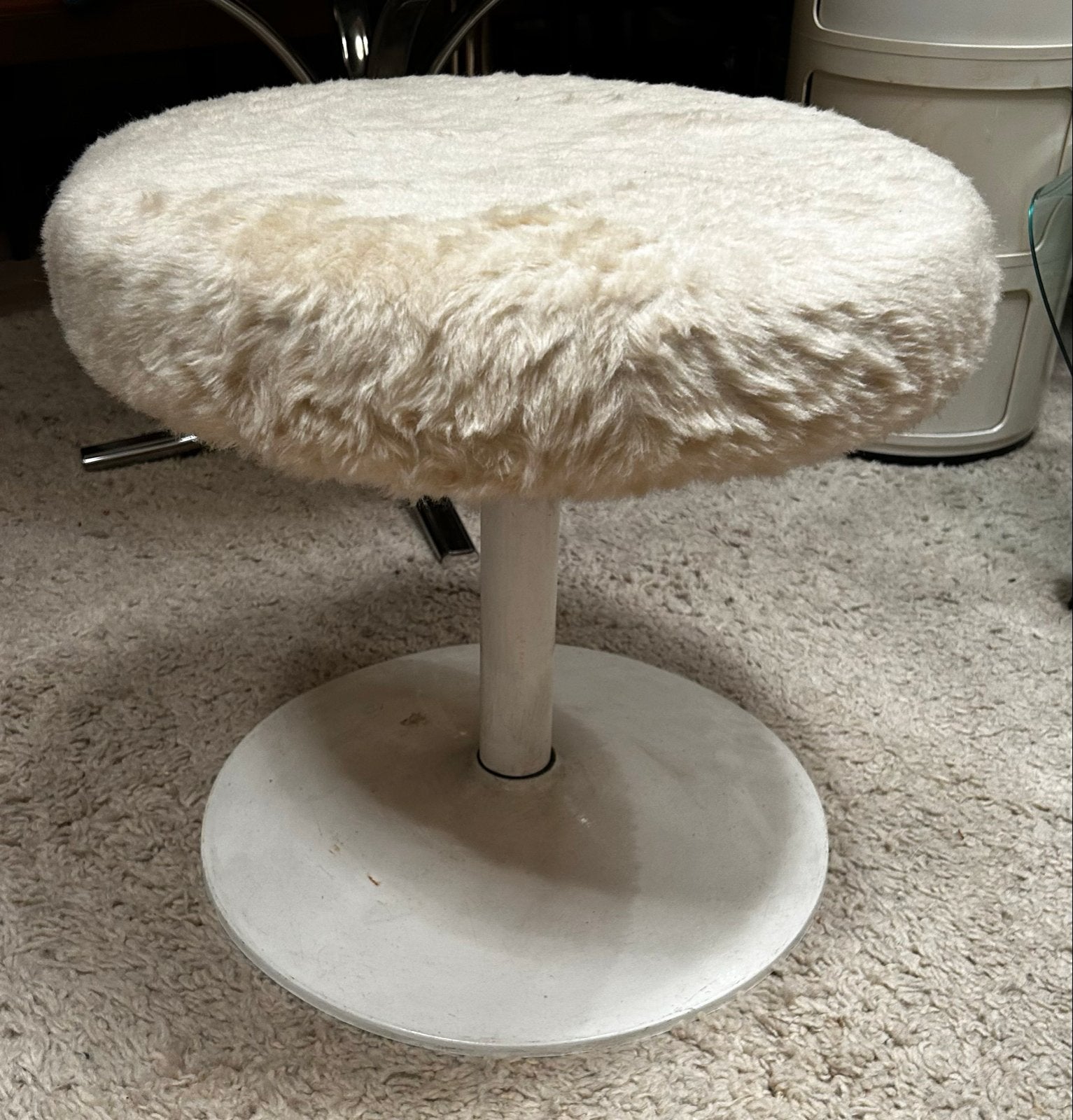 Vintage Space Age krukje - wit met pluizige zitting, Ophalen, In hoogte verstelbaar, Gebruikt, Overige materialen