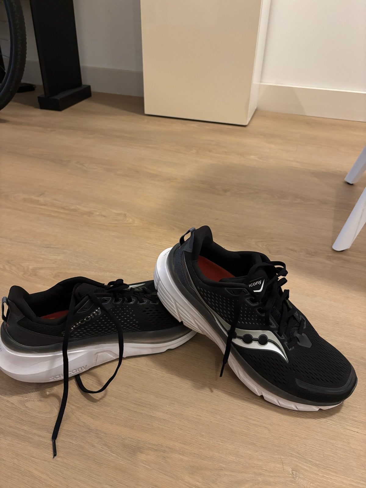Saucony running shows: EUR 46, Sport en Fitness, Hardloopschoenen, Zo goed als nieuw, Hardlopen, Saucony