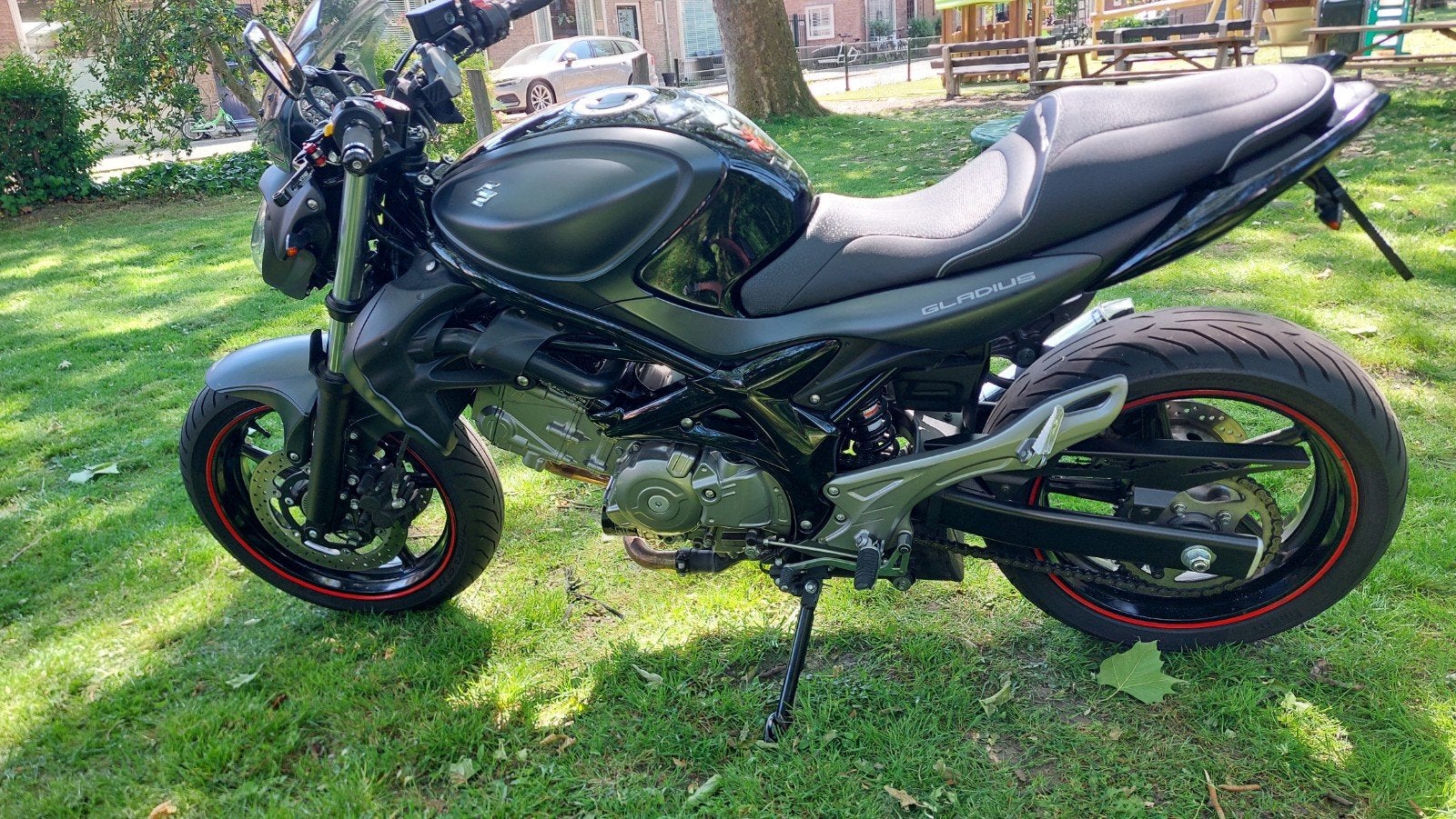 Uniek mooie Suzuki Gladius 650 van 2015 met 15177 km., 2 cilinders, Occasion, Motorrijbewijs A, Particulier