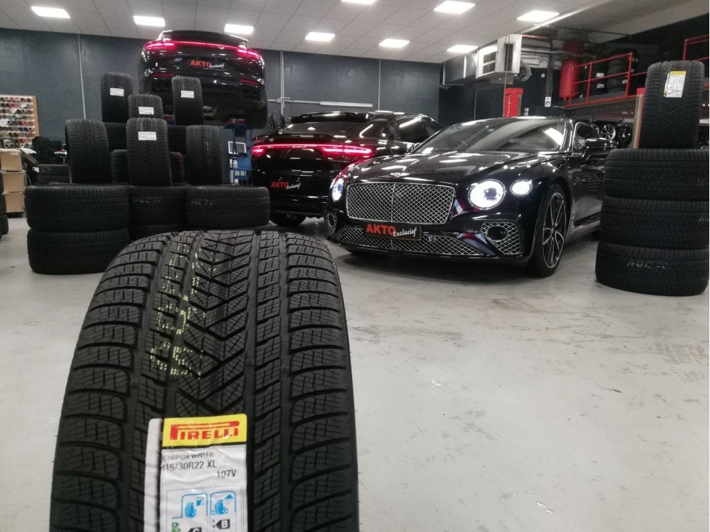315/30r22  PIRELLI WINTER WEL DIRECT LEVERBAAR Cayenne Coupe, Auto-onderdelen, Niet ingevuld, Niet ingevuld, Nieuw, Overige maten