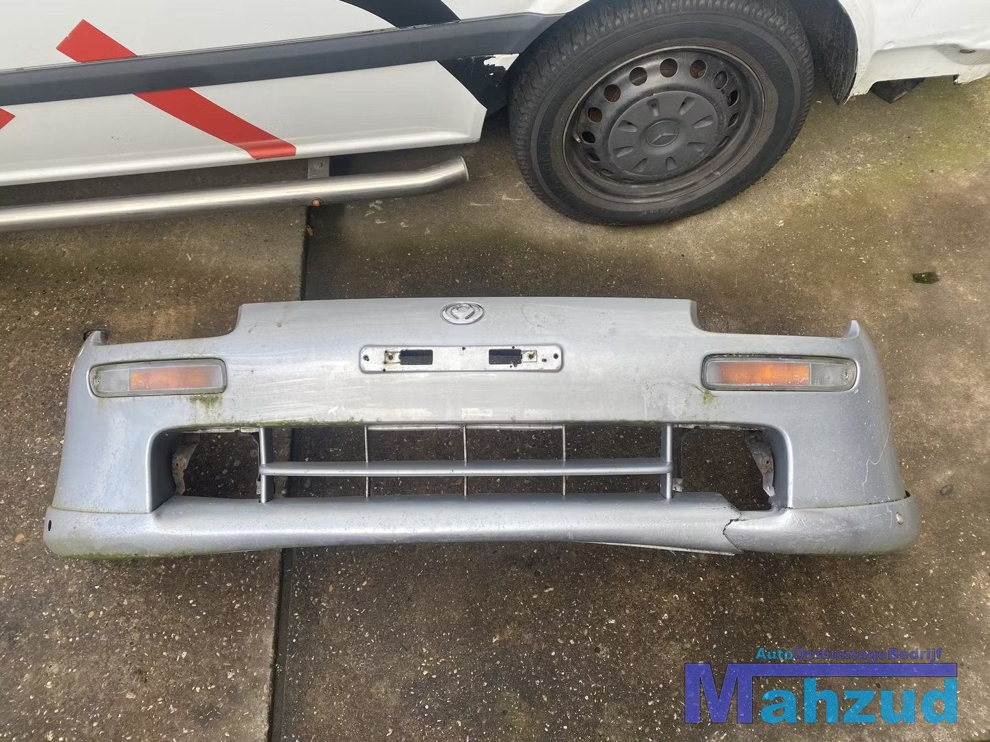 MAZDA 323 F grijs zilver 3L Voorbumper bumper voor 1994-1998, Auto-onderdelen, Gebruikt, Shinchi, Fuchu-Cho 3-1
730-8670  Hiroshima