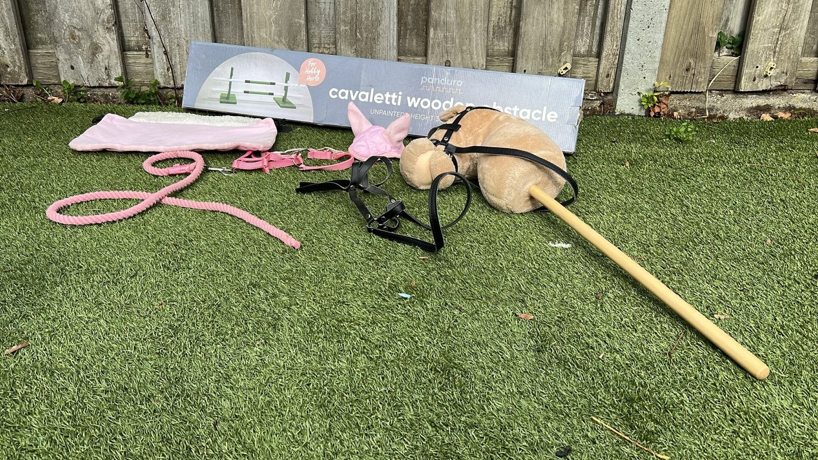 Hobbyhorse met hindernis en accessoires, Ophalen of Verzenden, Zo goed als nieuw, Jongen of Meisje