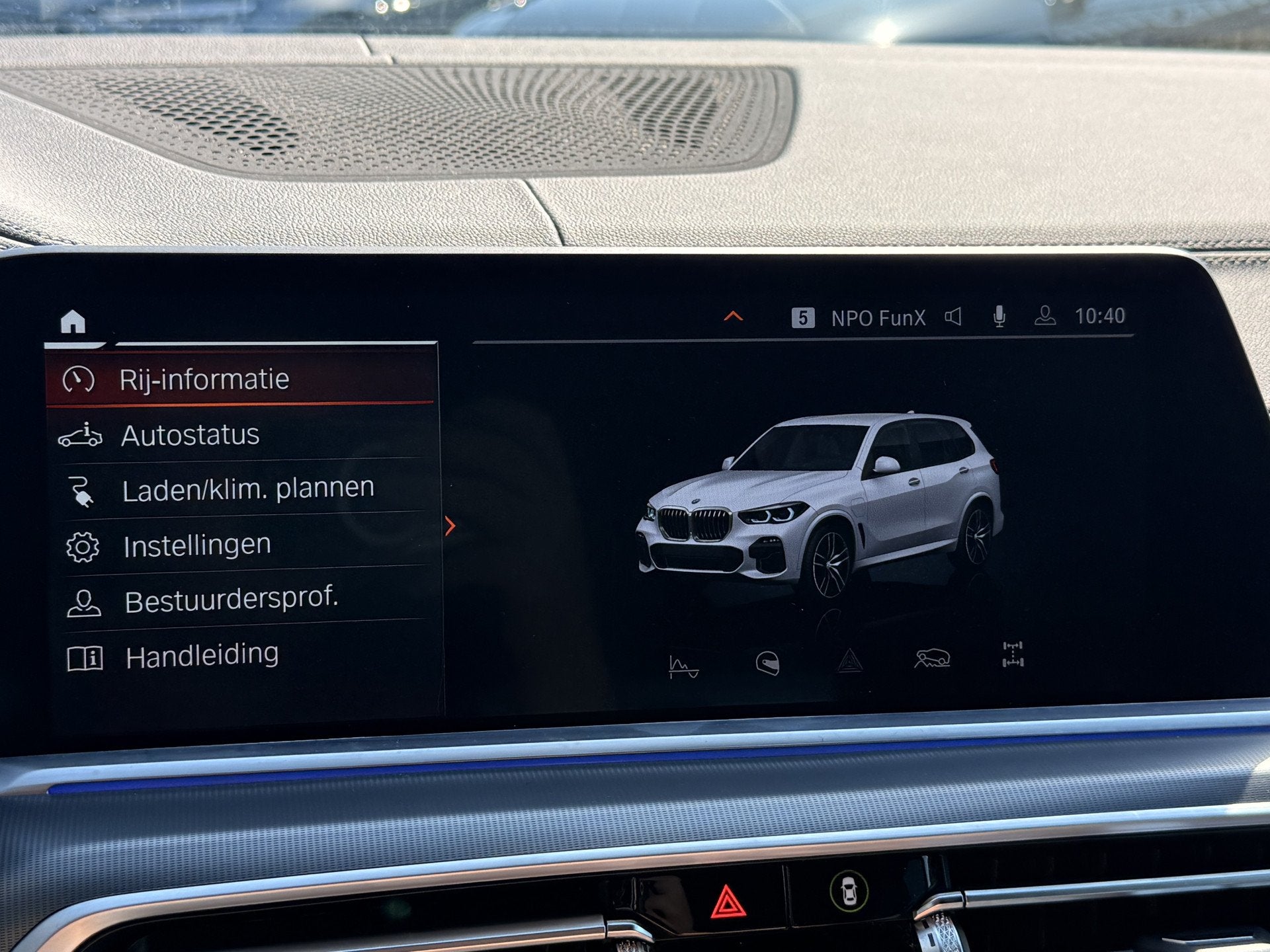 Foto 29 van BMW X5 xDrive45e High Executive | M Pakket | Pano | Luchtver