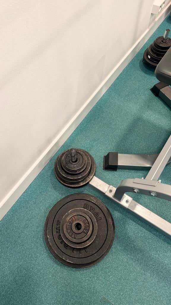 Powermark Fitnessbank met Halterschijven en Stang, Sport en Fitness, Fitnessmaterialen, Gebruikt, Fitnessbank, Armen, Ophalen