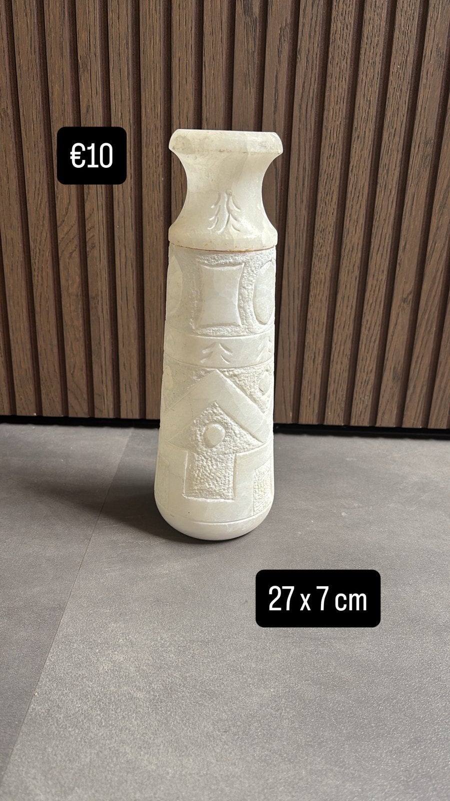 Vintage decoratieve vaas met reliëf – 27 x 7 cm, Ophalen of Verzenden