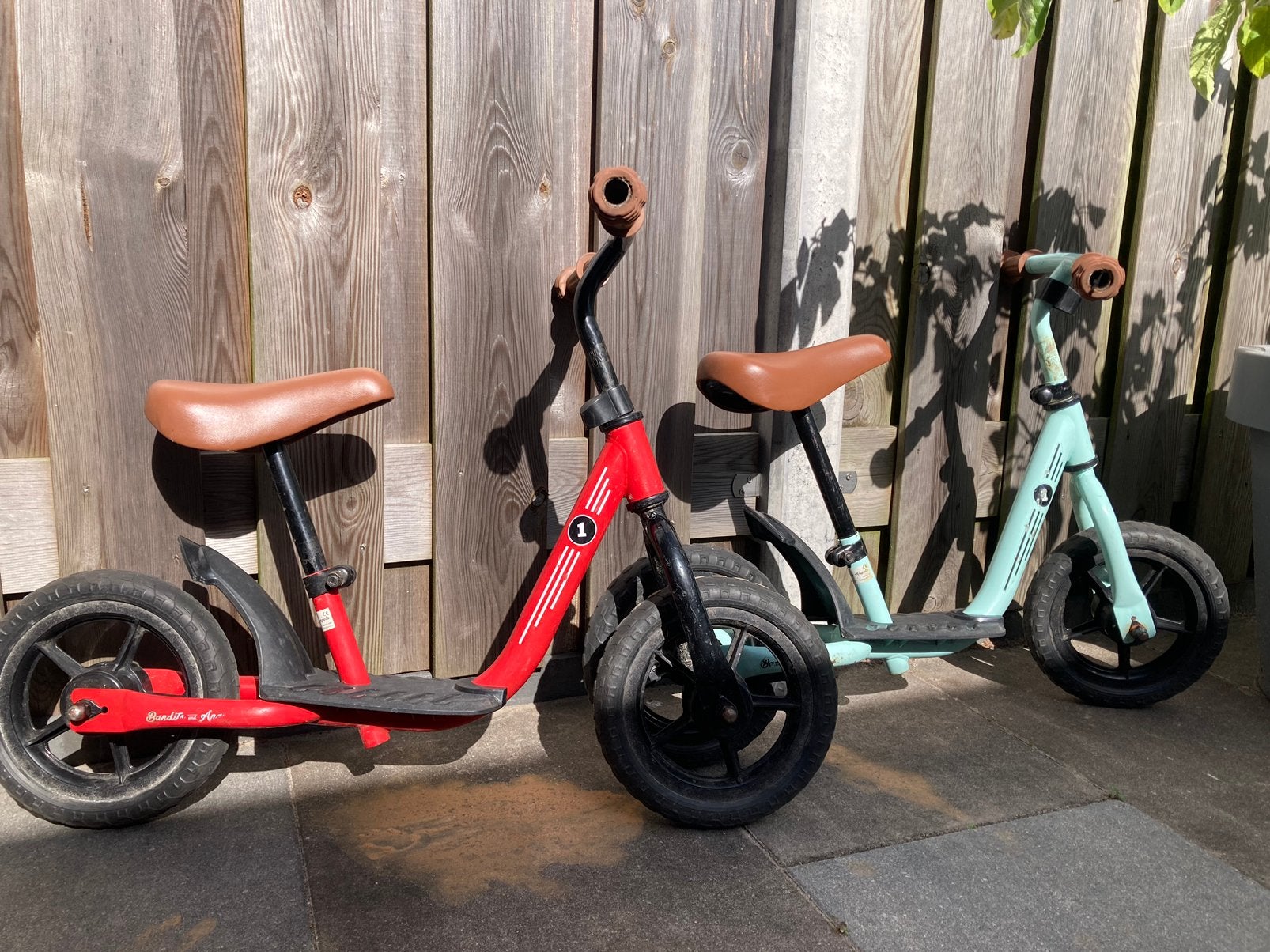 Loopfiets Bandits and Angels mintgroen rood, Ophalen, Gebruikt