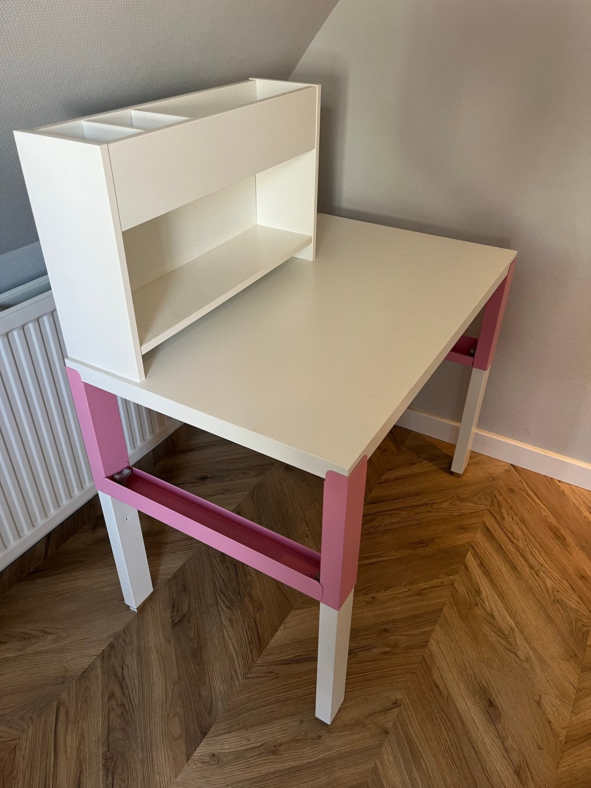 Kinderbureau met opzetstuk - wit/roze, Huis en Inrichting, Bureaus, Ophalen, Opbergruimte, Gebruikt, Wit