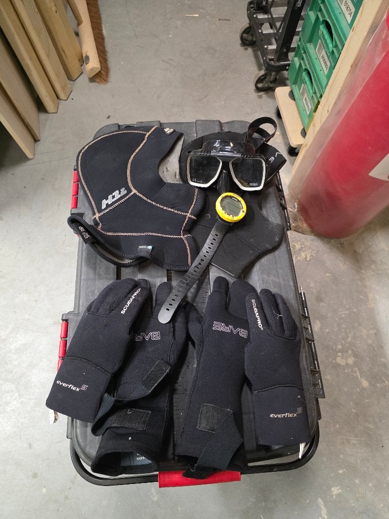 Duik accessoires: caps, handschoenen, TUSA bril, Suunto Zoop, Ophalen of Verzenden, Gebruikt, Duikbril of Snorkel