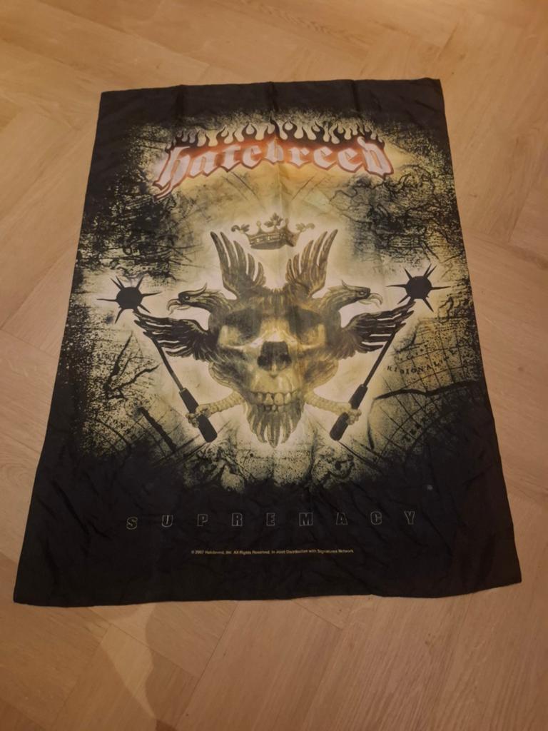 Vlag hatebreed, Ophalen