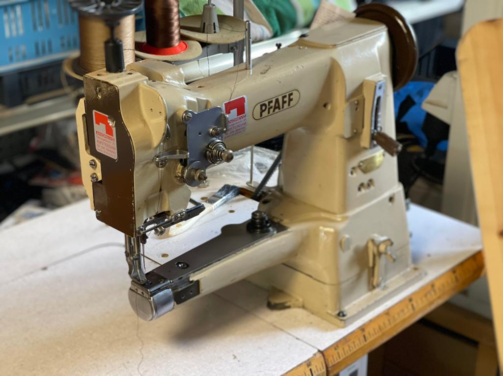 Pfaff 335 industriele naaimaschine, Hobby en Vrije tijd, Naaimachines en Toebehoren, Ophalen, Gebruikt, Naaimachine, Pfaff