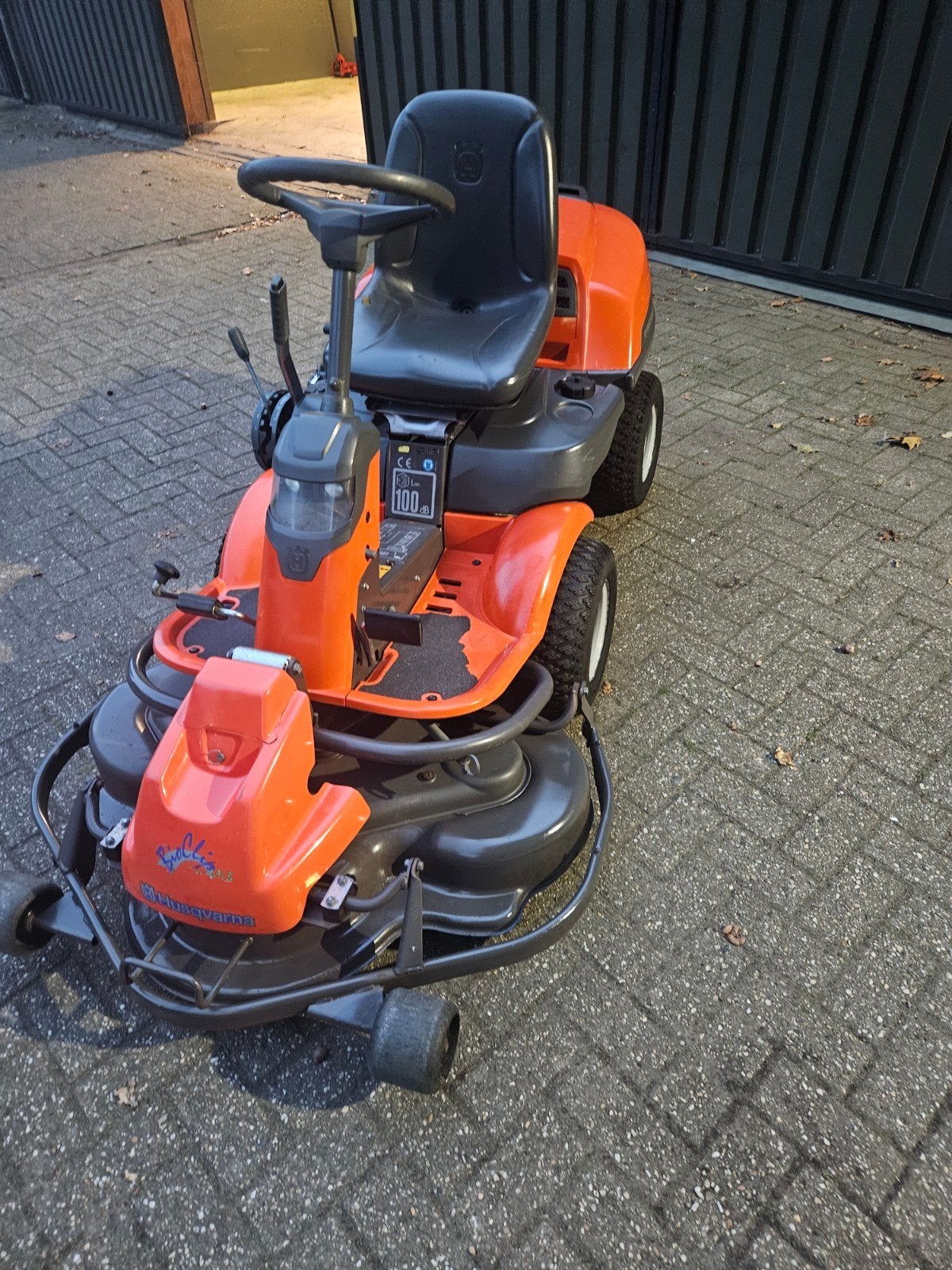 husqvarna rider 15v2 awd