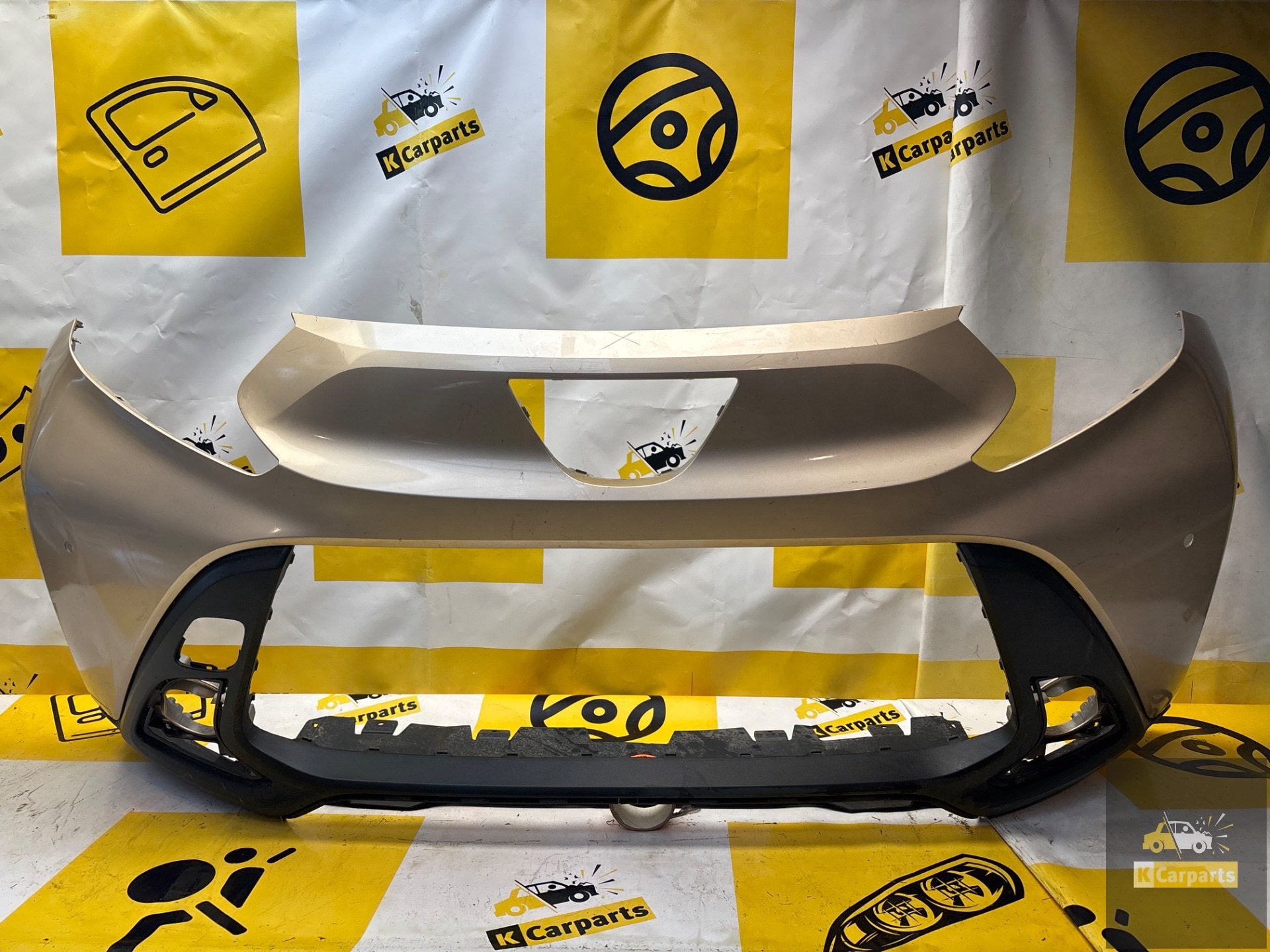 Toyota Aygo X Voorbumper origineel PDC Compleet Nieuw!, Auto-onderdelen, Info@fabrikant.eu, Ophalen of Verzenden, Toyota, Bumper