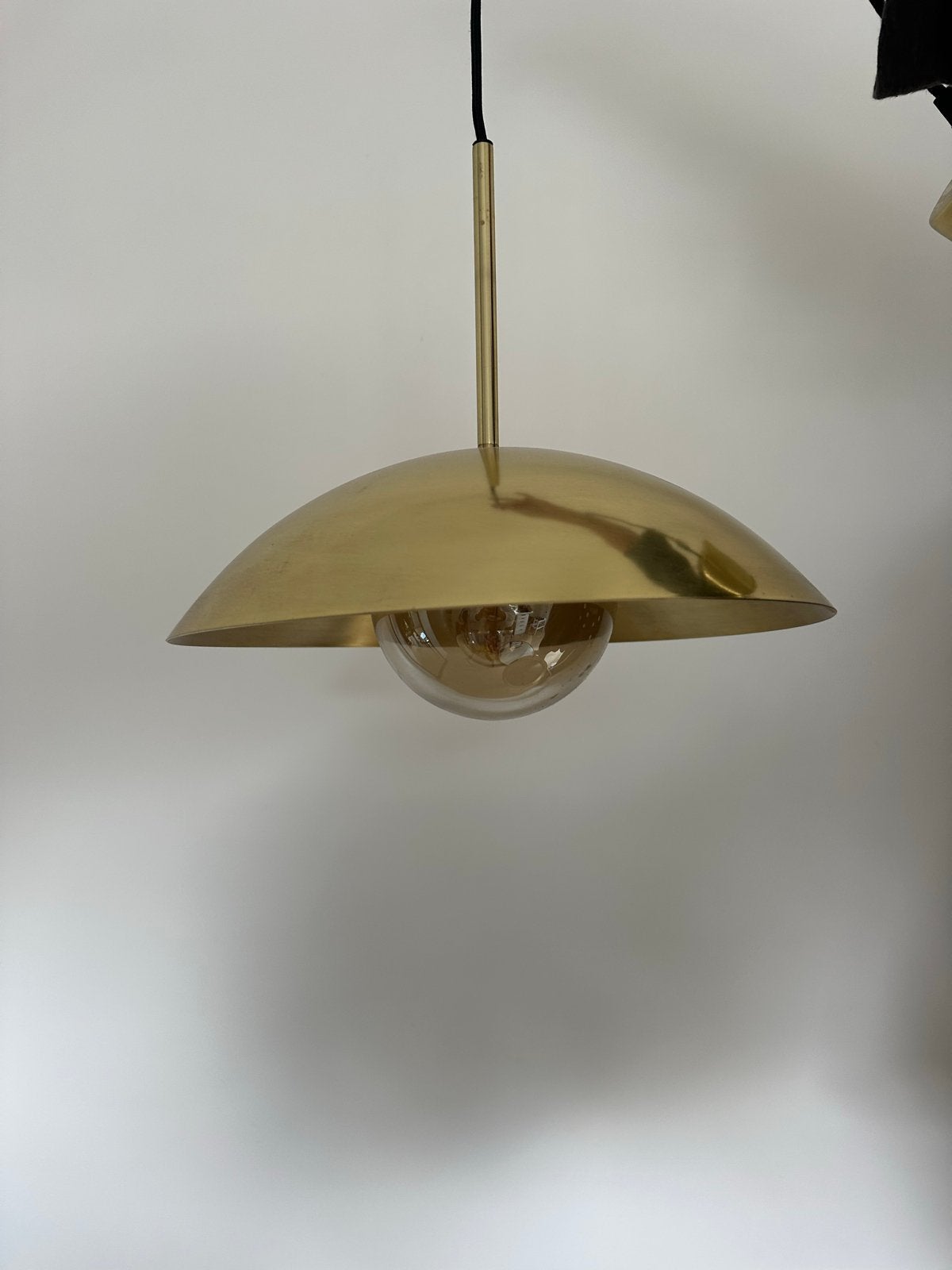 H&M Home gouden hanglamp met glazen bol, Huis en Inrichting, Lampen | Hanglampen, Ophalen, Zo goed als nieuw, Metaal, E27 (groot)