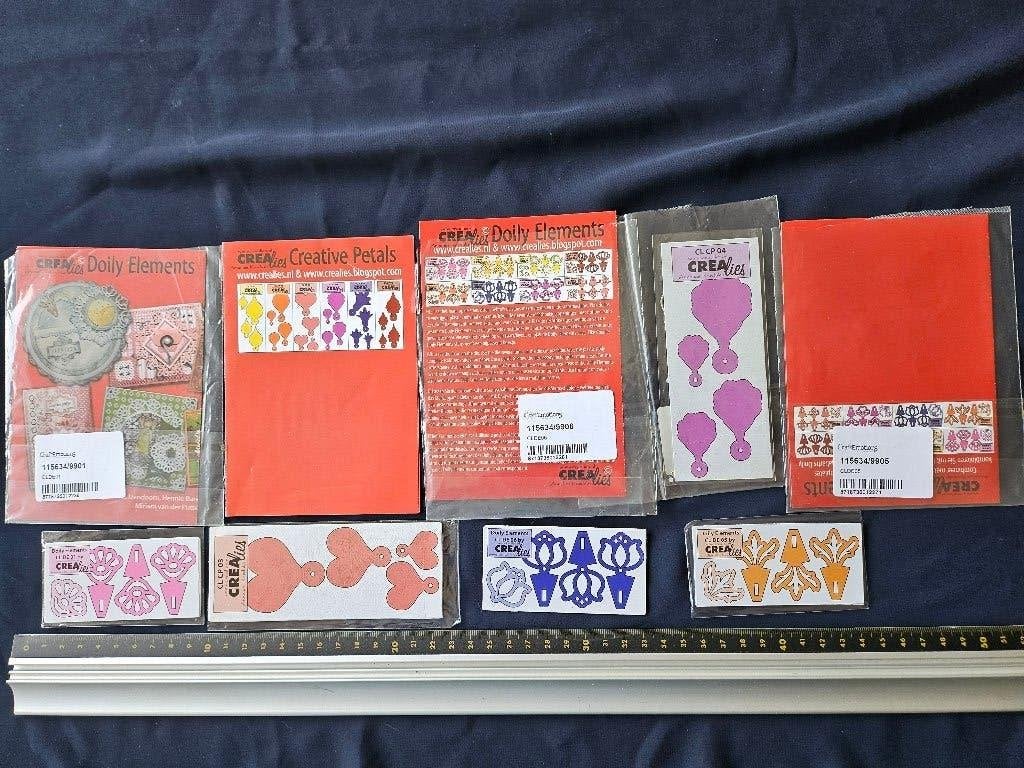 Embossing mallen Crealies set 443, Hobby en Vrije tijd, Ophalen of Verzenden, Zo goed als nieuw, Overige thema's, Pons of Mal
