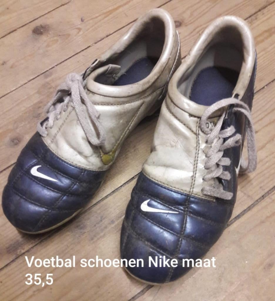 Voetbalschoenen van Nike maat 35,5, Gebruikt, Ophalen of Verzenden, Nike, Jongen of Meisje