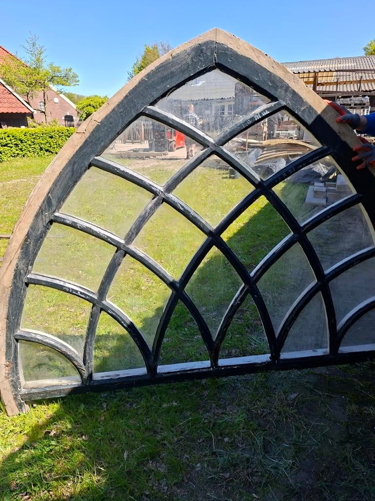 Prachtig kerkraam van hout € 550,-, Ophalen