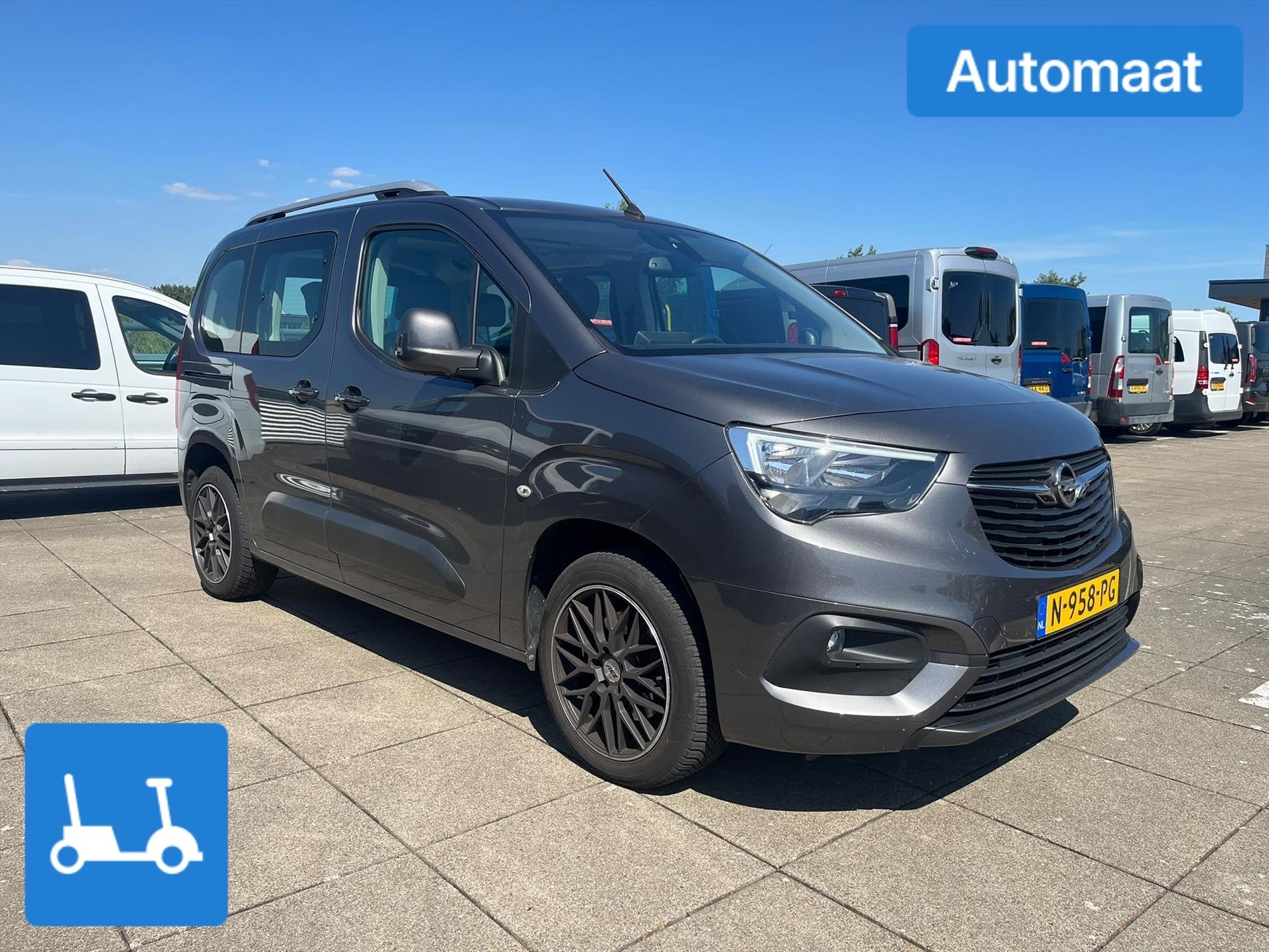 Opel Combo Life L1 Automaat incl. kofferbaklift of draaistoe, 12 maanden, Gebruikt, 1199 cc, 3 cilinders