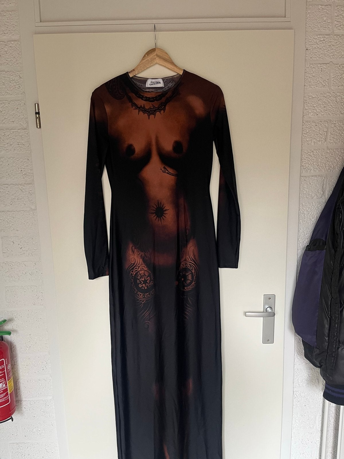 Jean Paul Gaultier Tattoo Collectie Lange Jurk, Kleding | Dames, Jurken, Bruin, Maat 42/44 (L), Nieuw, Ophalen of Verzenden